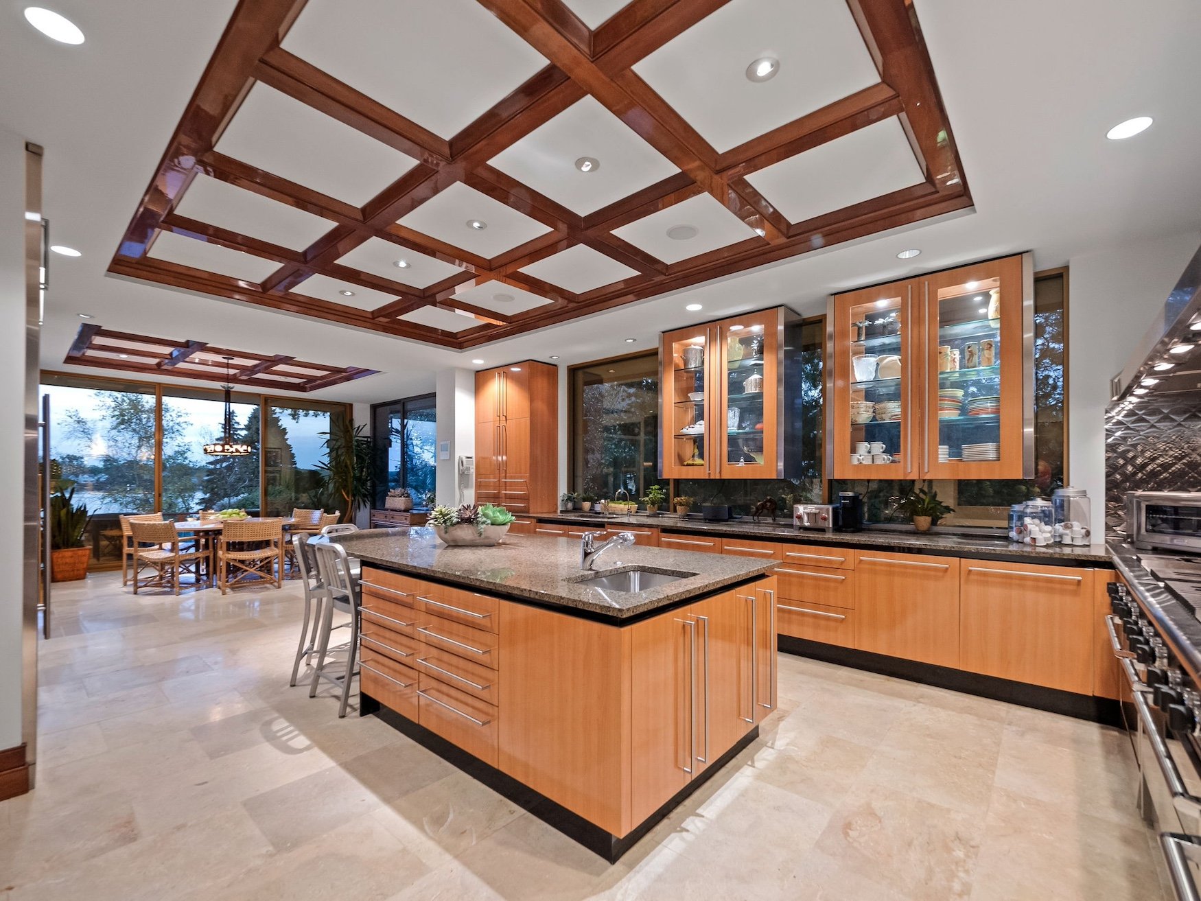 1753277089_428_999-Million-Cass-Lake-Contemporary-Retreat-Designed-by-Architect-Lou.jpg
