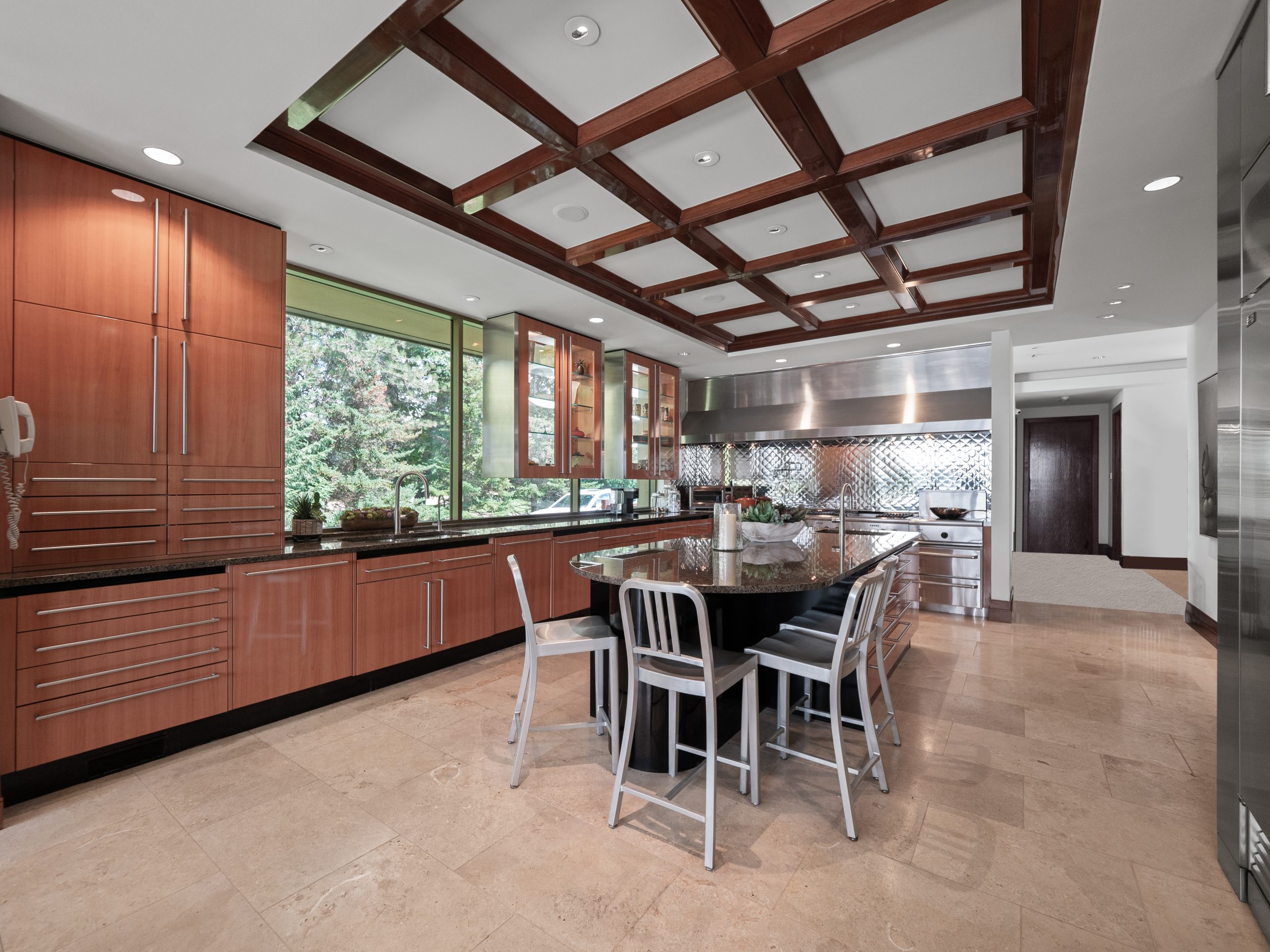 1753277094_907_999-Million-Cass-Lake-Contemporary-Retreat-Designed-by-Architect-Lou.jpg