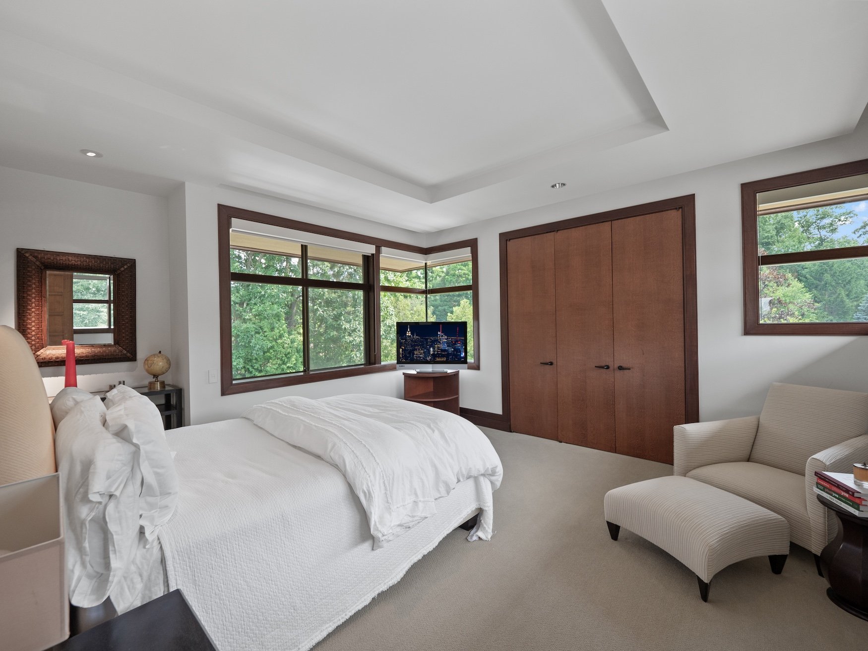 1753277145_509_999-Million-Cass-Lake-Contemporary-Retreat-Designed-by-Architect-Lou.jpg
