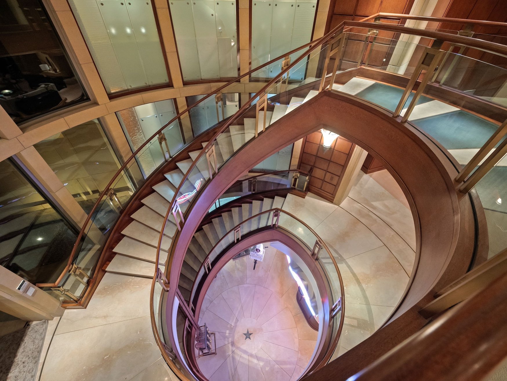 1753277153_89_999-Million-Cass-Lake-Contemporary-Retreat-Designed-by-Architect-Lou.jpg