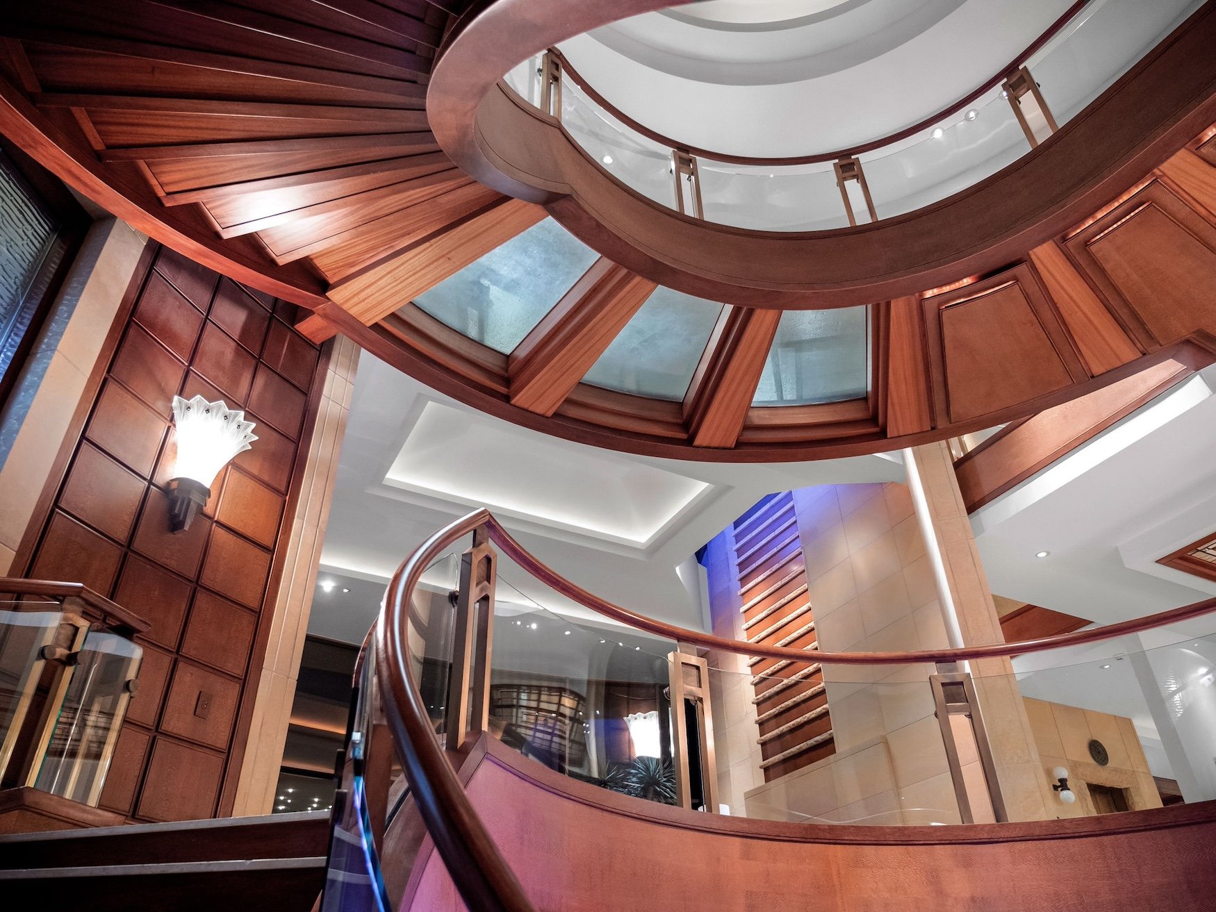1753277154_846_999-Million-Cass-Lake-Contemporary-Retreat-Designed-by-Architect-Lou.jpg