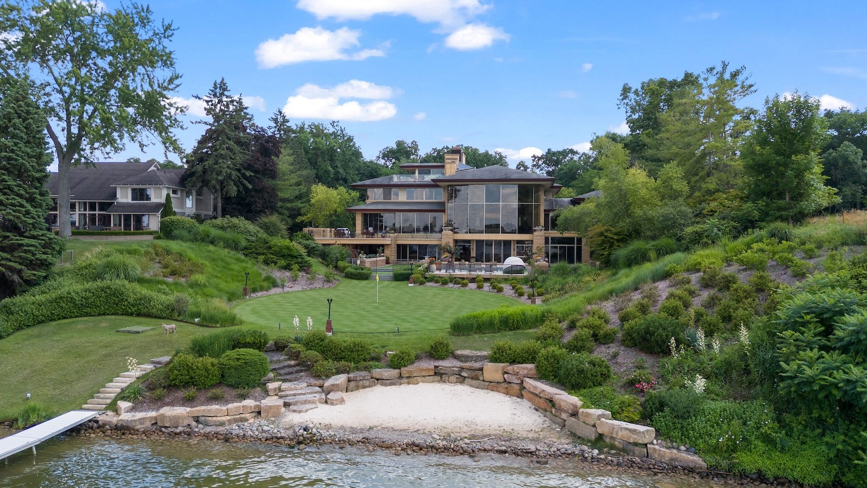 1753277184_557_999-Million-Cass-Lake-Contemporary-Retreat-Designed-by-Architect-Lou.jpg
