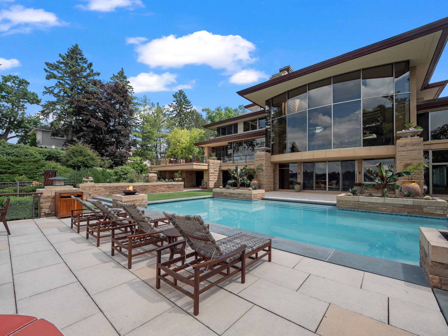 1753277191_753_999-Million-Cass-Lake-Contemporary-Retreat-Designed-by-Architect-Lou.jpg