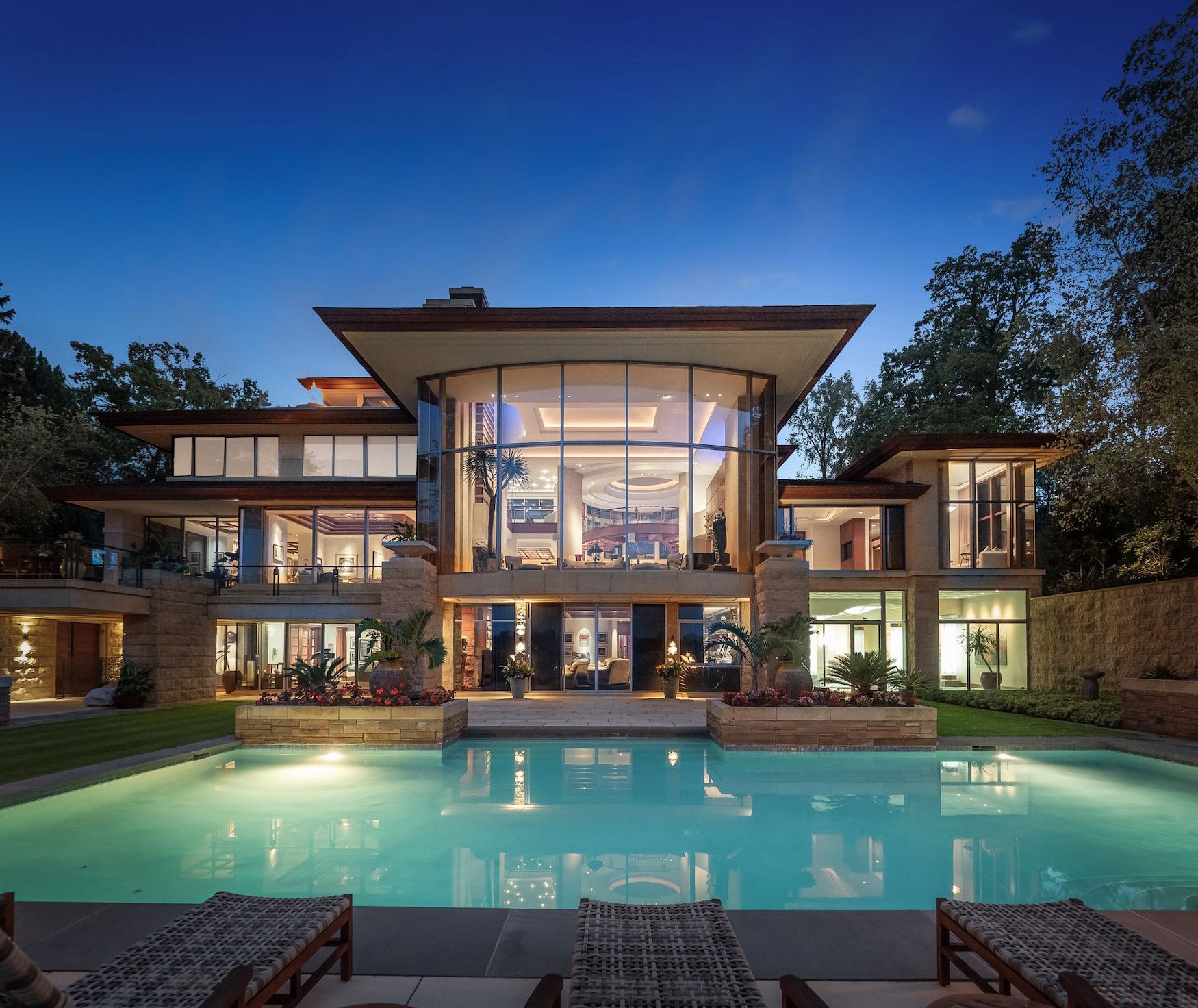 1753277202_764_999-Million-Cass-Lake-Contemporary-Retreat-Designed-by-Architect-Lou.jpg