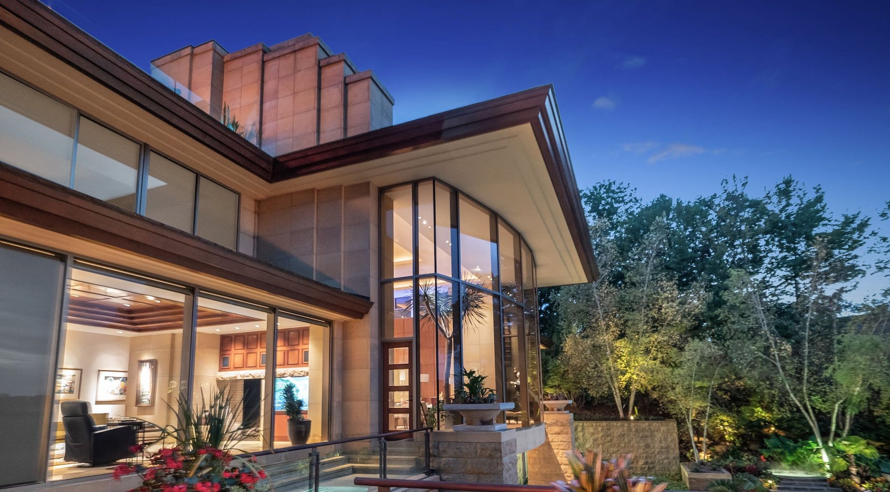 1753277206_729_999-Million-Cass-Lake-Contemporary-Retreat-Designed-by-Architect-Lou.jpg