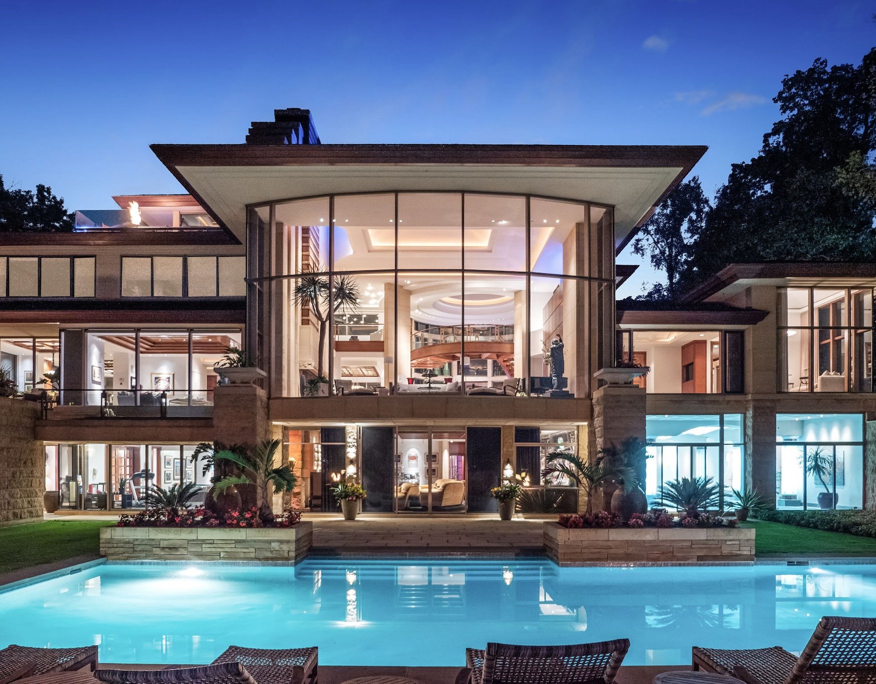 1753277207_833_999-Million-Cass-Lake-Contemporary-Retreat-Designed-by-Architect-Lou.jpg