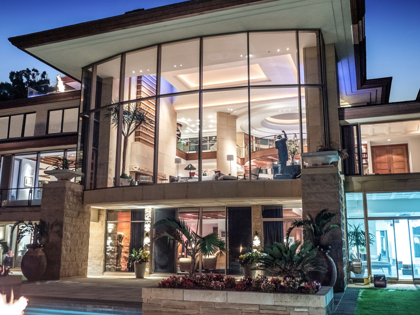 1753277208_886_999-Million-Cass-Lake-Contemporary-Retreat-Designed-by-Architect-Lou.jpg