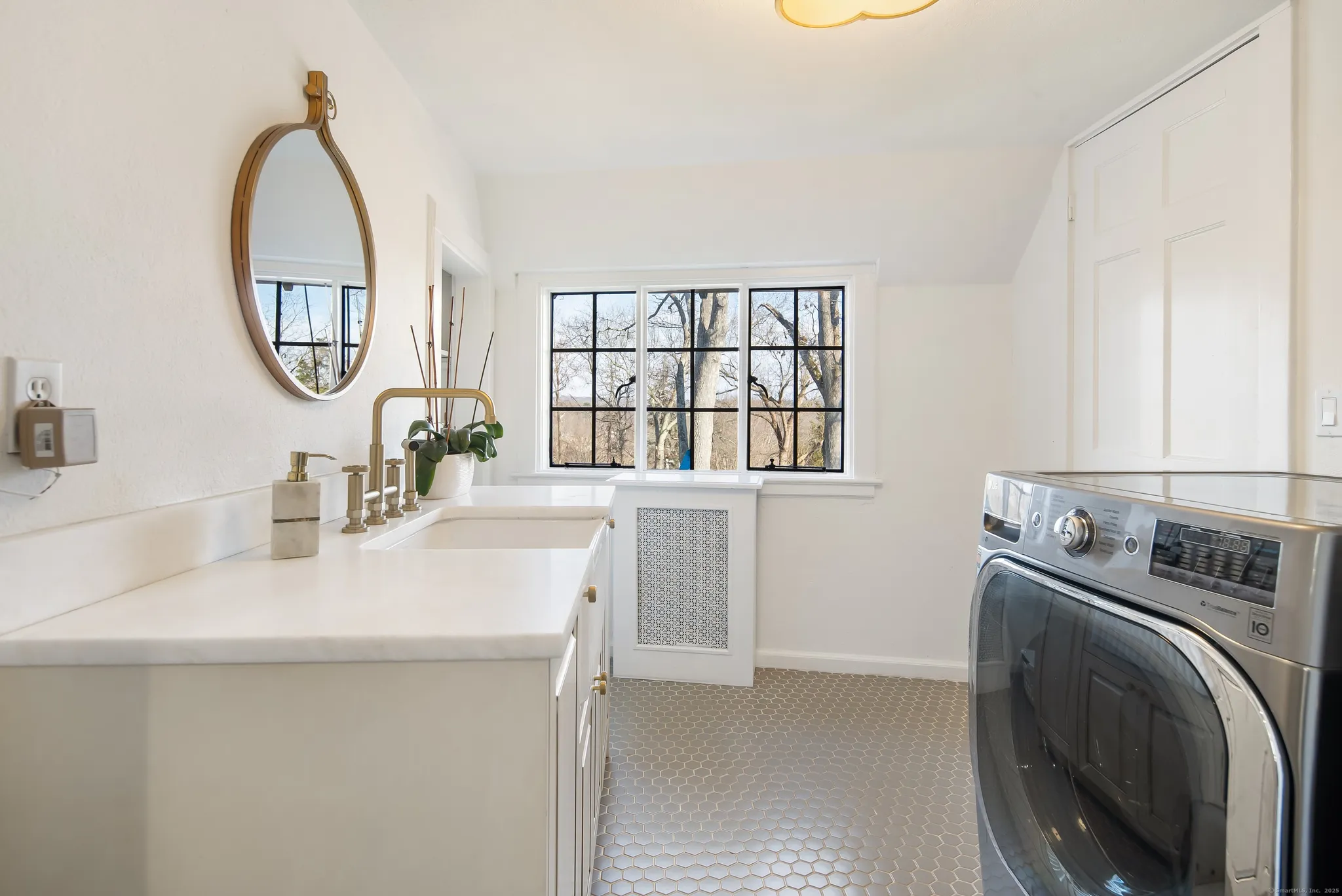 1753277794_32_Circa-1929-Stone-Manor-Asks-585-Million-in-Westport-Connecticut.webp.webp