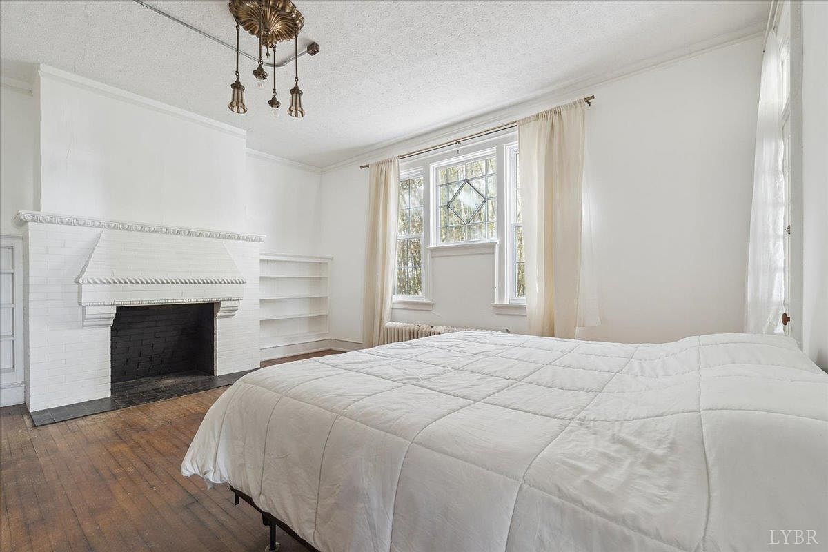 fdc22085e0dbd064ccc90b2cda3f3a22-uncropped_scaled_within_1344_1008