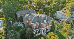 214 3rd Ave S, Franklin, TN 37064