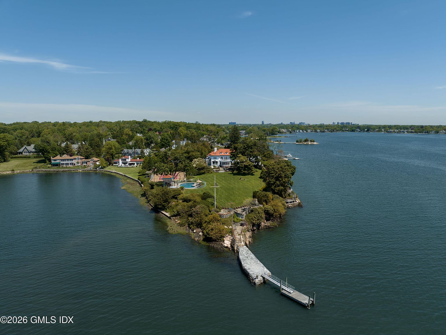 108 Cedar Cliff Rd, Riverside, CT 06878