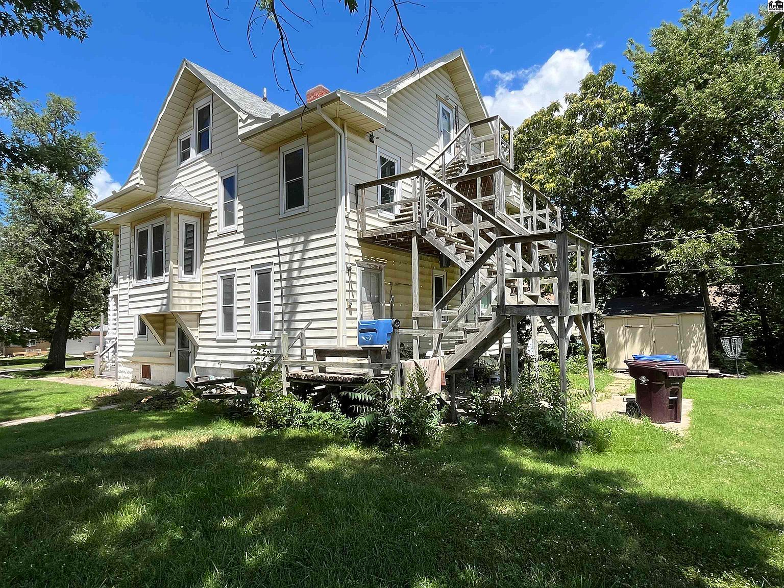 002-825-s-ash-st-mcpherson-ks-67460