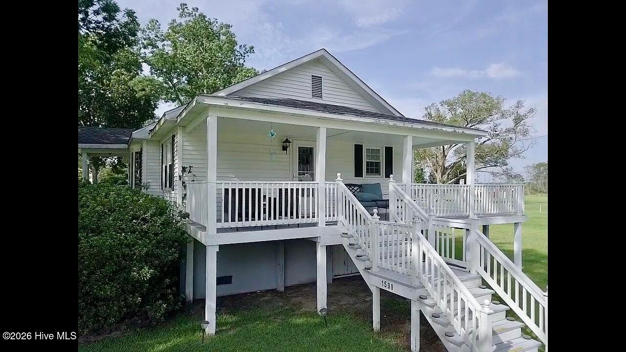 1590 S River Road, Beaufort, NC 28516