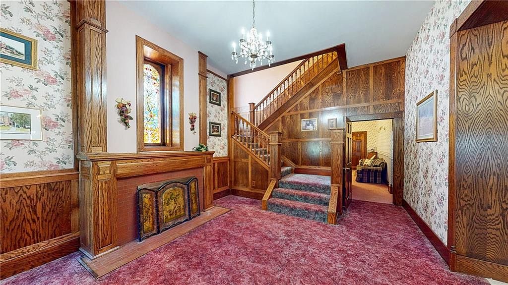 537 N 8th St, Saint Joseph, MO 64501