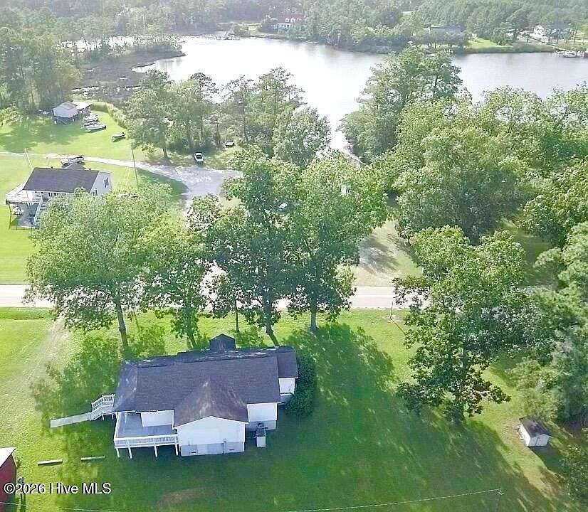 1590 S River Road, Beaufort, NC 28516