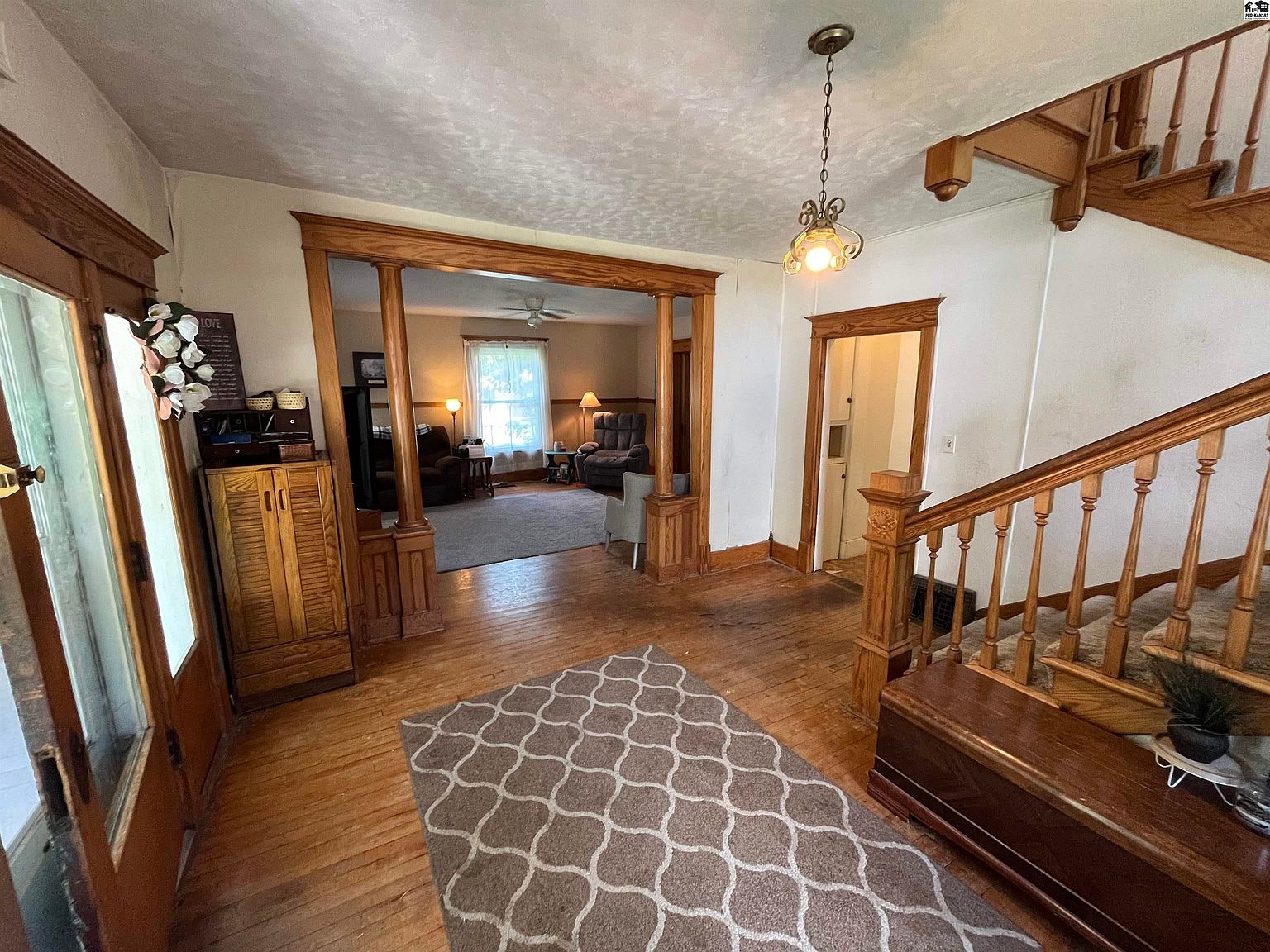 004-825-s-ash-st-mcpherson-ks-67460