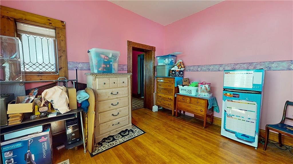 537 N 8th St, Saint Joseph, MO 64501