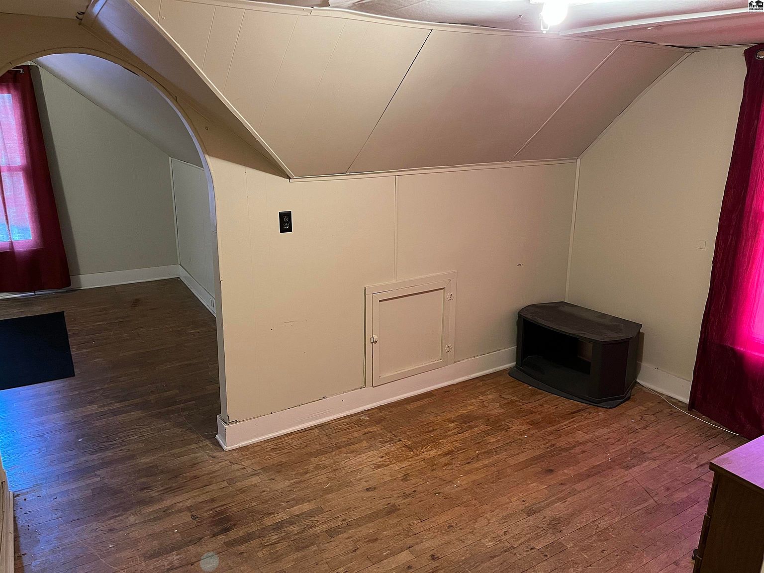 007-825-s-ash-st-mcpherson-ks-67460