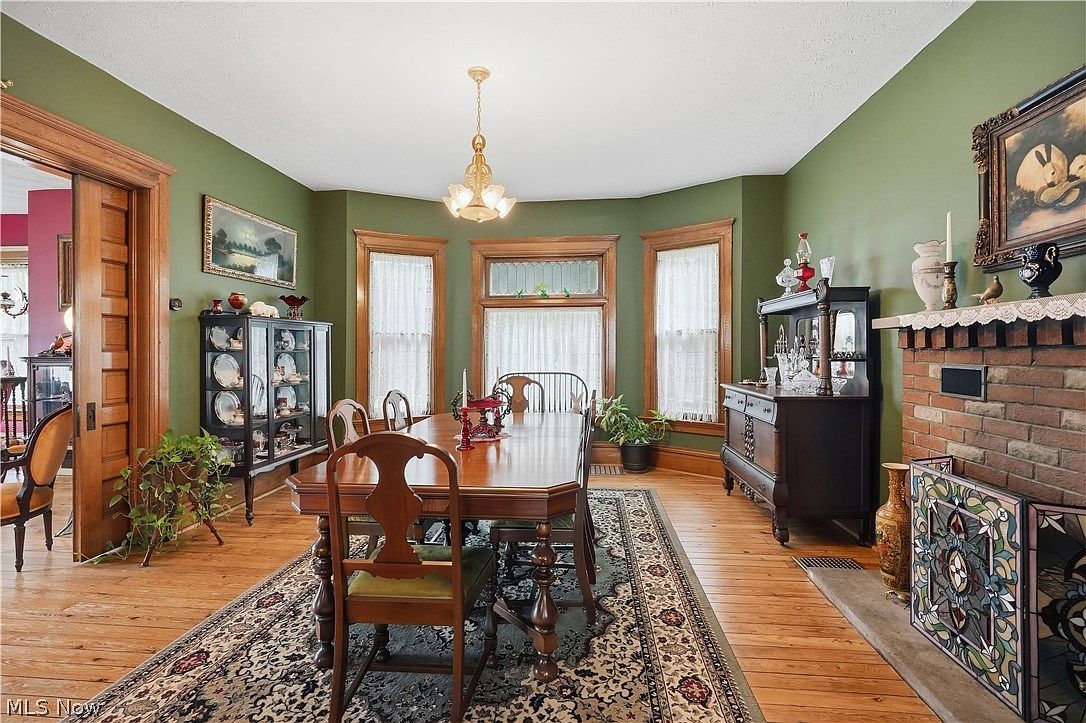 108 W Main St, South Amherst, OH 44001
