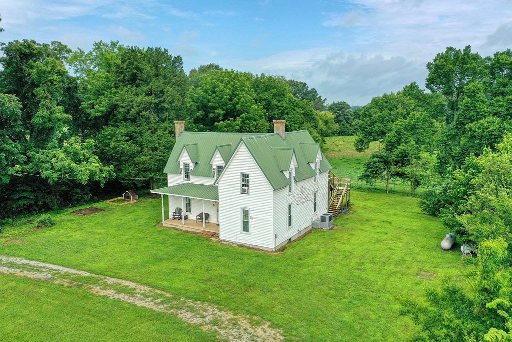 5480 Macedonia Rd, Henry, TN 38231