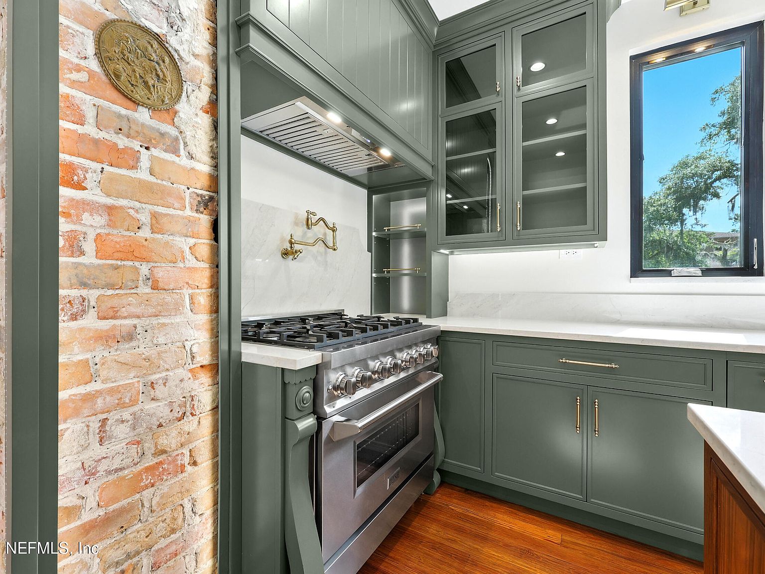008-700-walnut-street-a