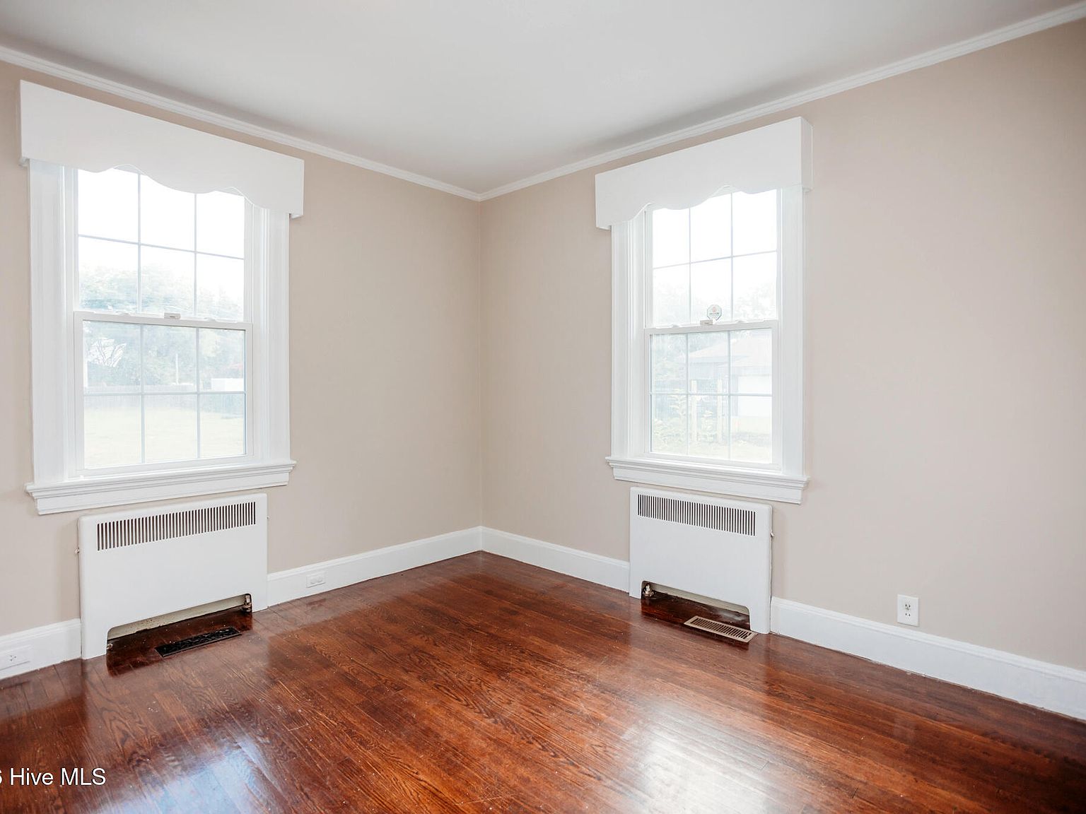 302 Tarboro Street NE