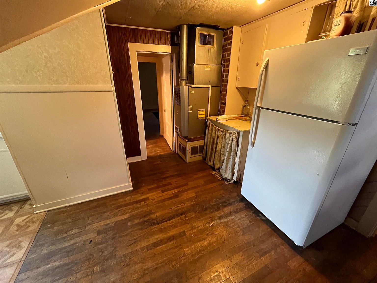 009-825-s-ash-st-mcpherson-ks-67460