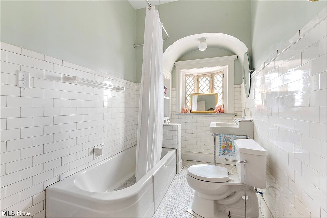 34 Orchard Rd, Wheeling, WV 26003