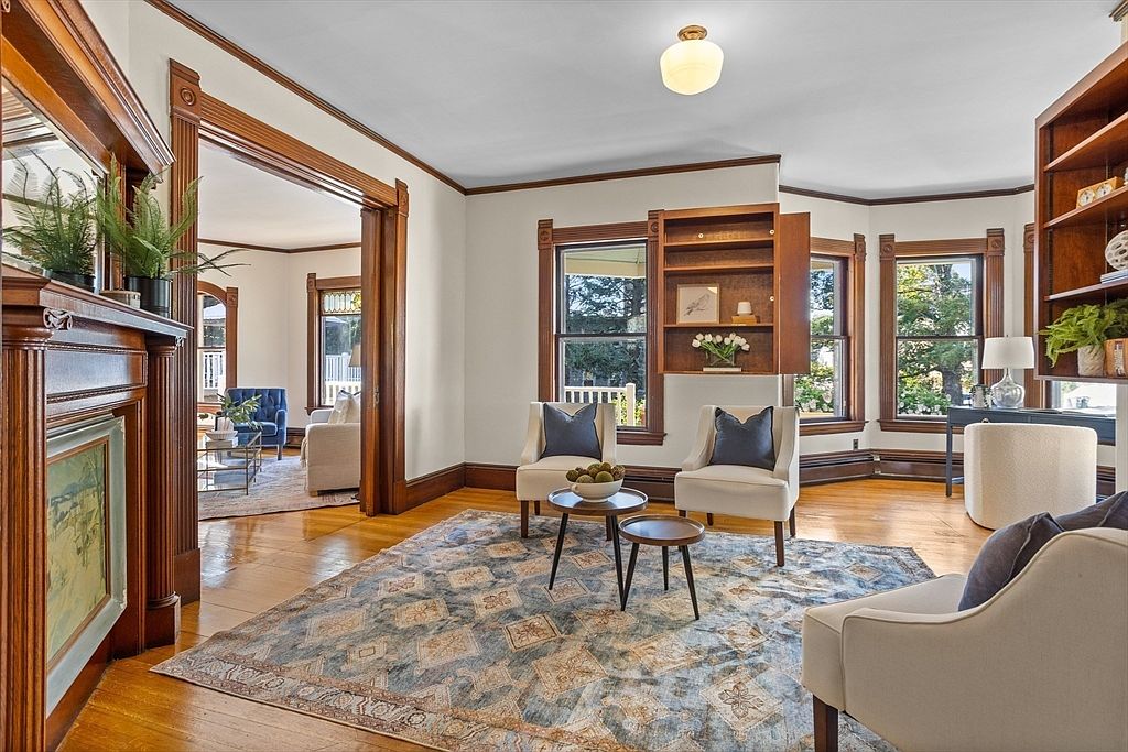 7 Oneil St, Hudson, MA 01749