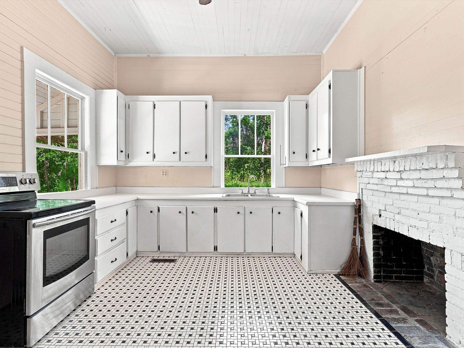 18184 Blountstown Hwy, Tallahassee, FL 32310