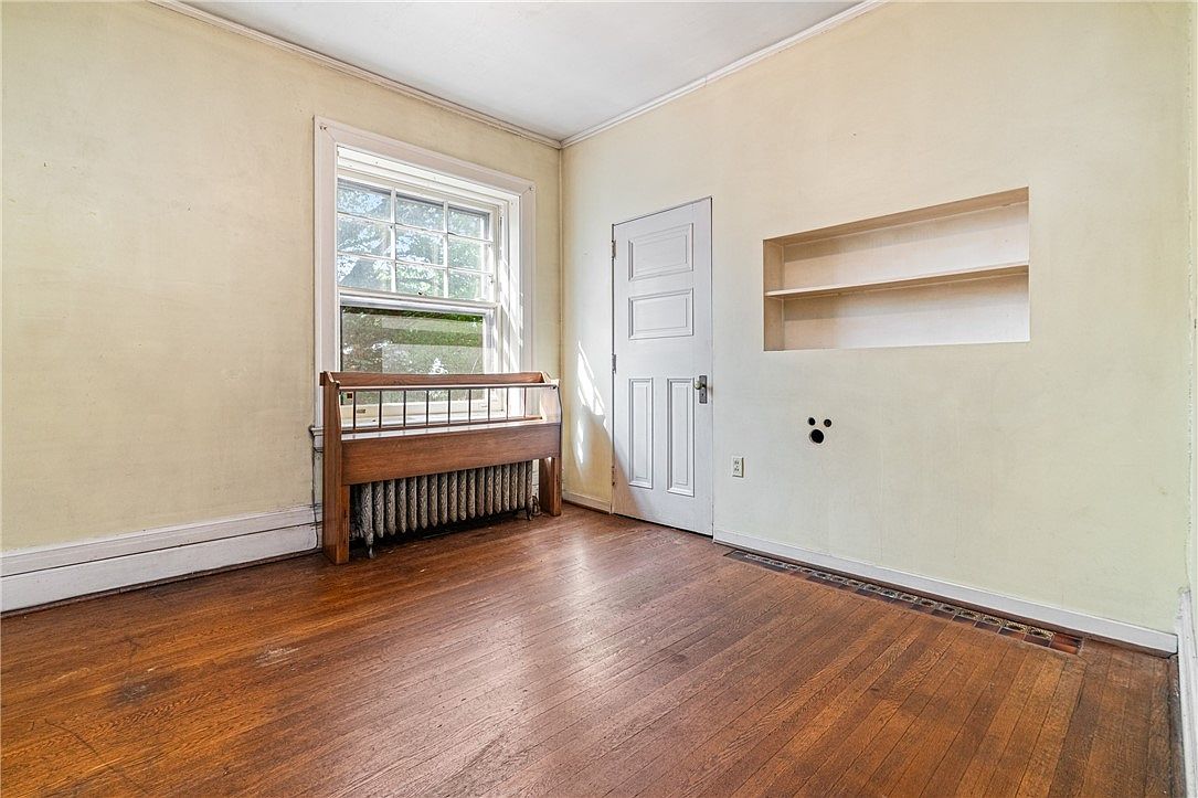 4754 Wallingford St, Pittsburgh, PA 15213