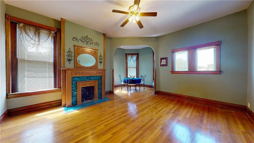 537 N 8th St, Saint Joseph, MO 64501