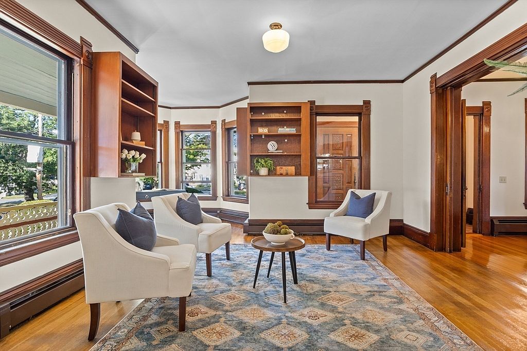 7 Oneil St, Hudson, MA 01749