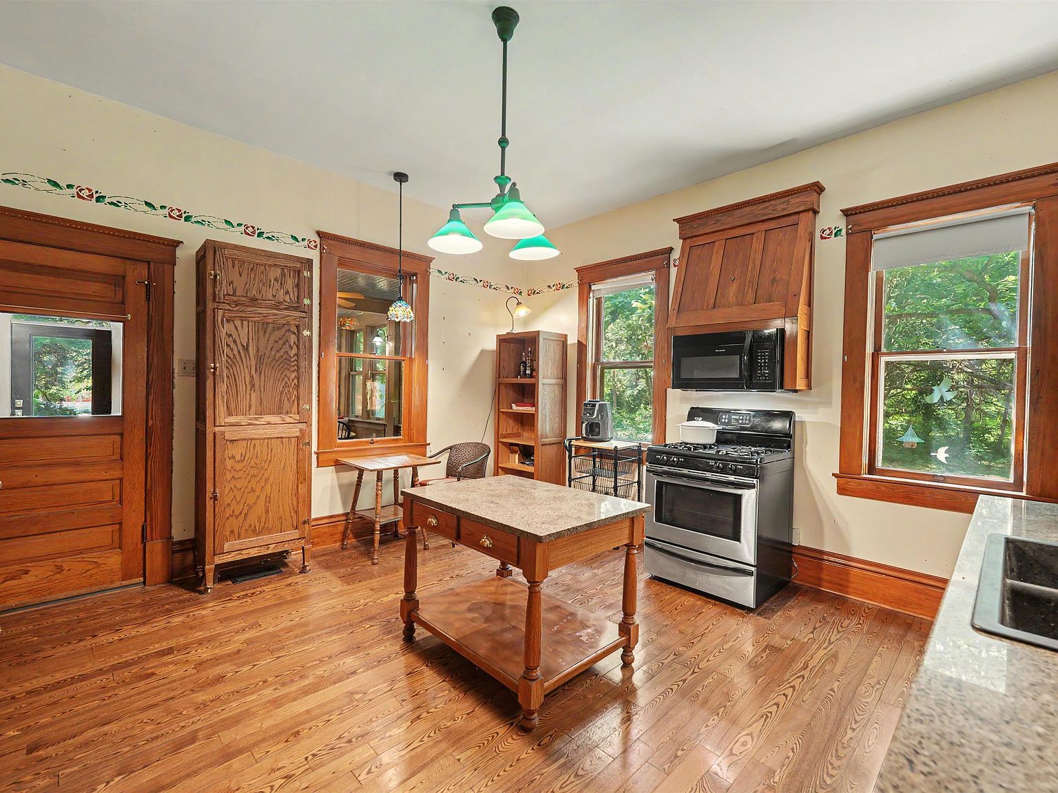 116 E Mill St, Lindsborg, KS 67456