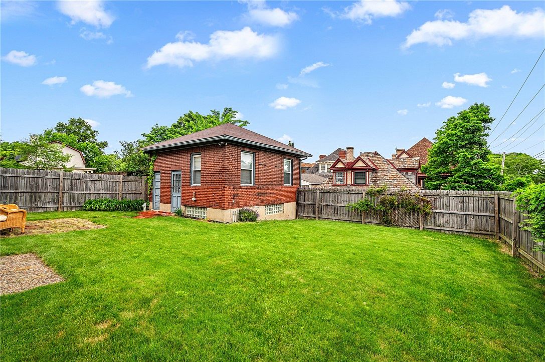 1363 Shady Ave, Pittsburgh, PA 15217