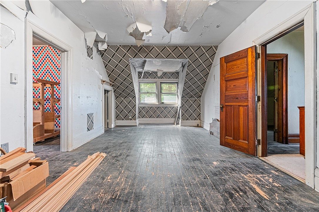 4754 Wallingford St, Pittsburgh, PA 15213