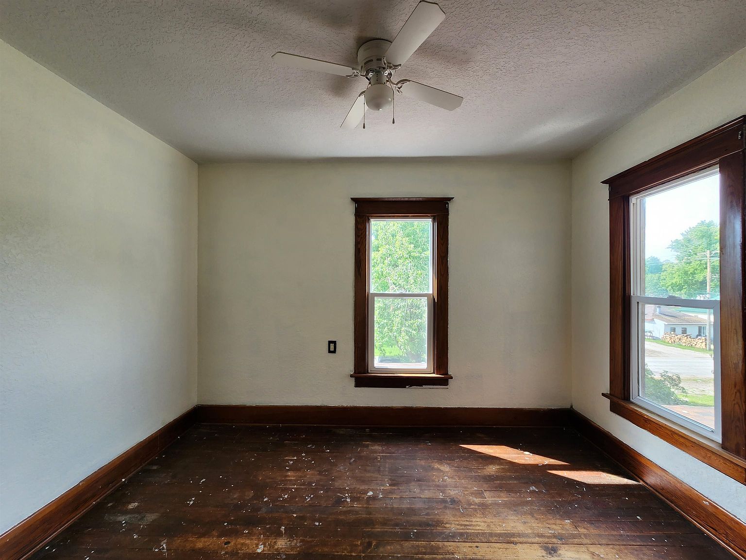 016-401-fairburn-st-fonda-ia-50540