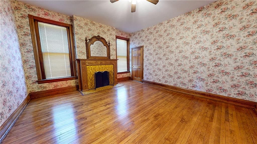 537 N 8th St, Saint Joseph, MO 64501