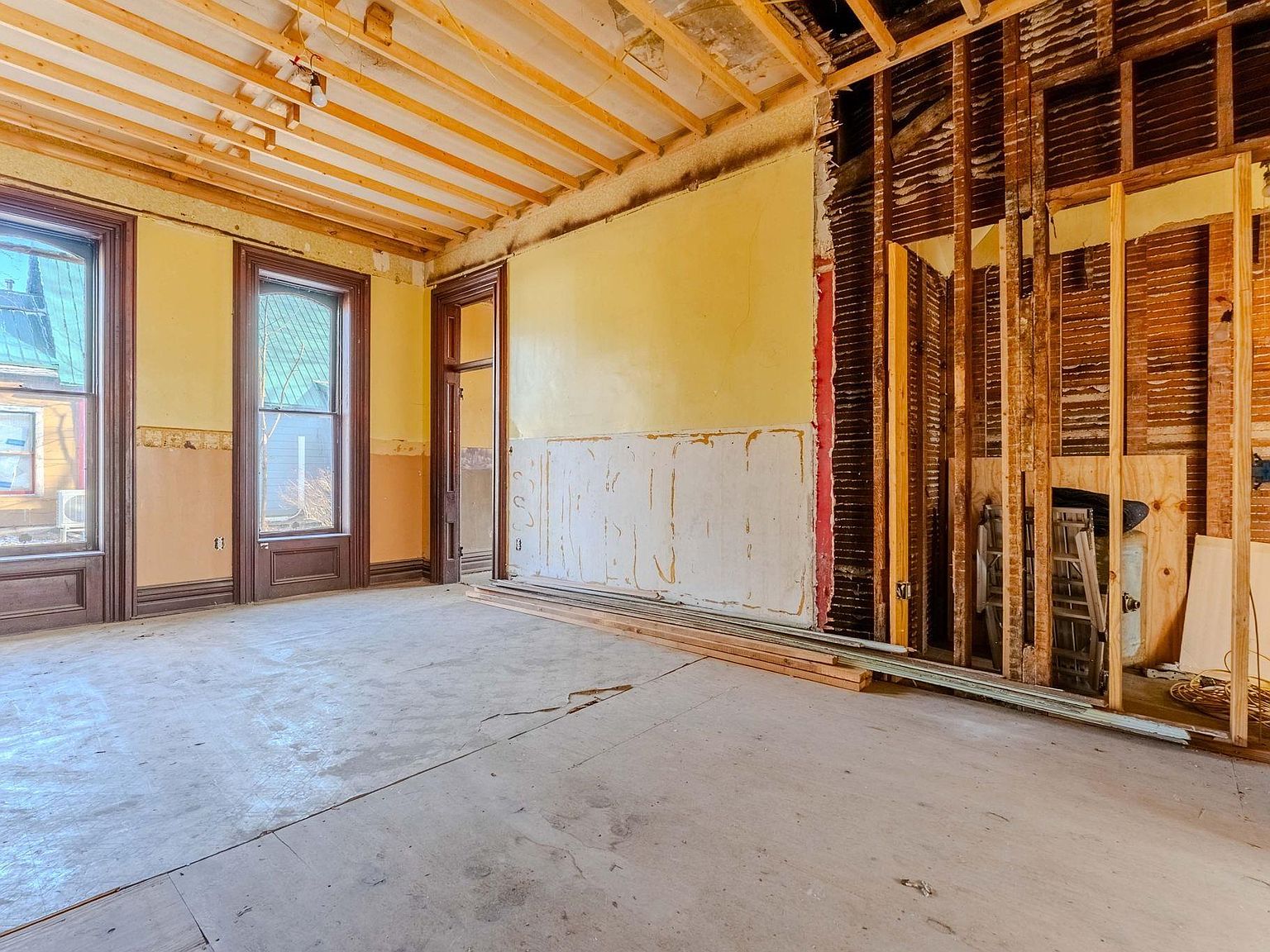 218 E Main St, Wabash, IN 46992