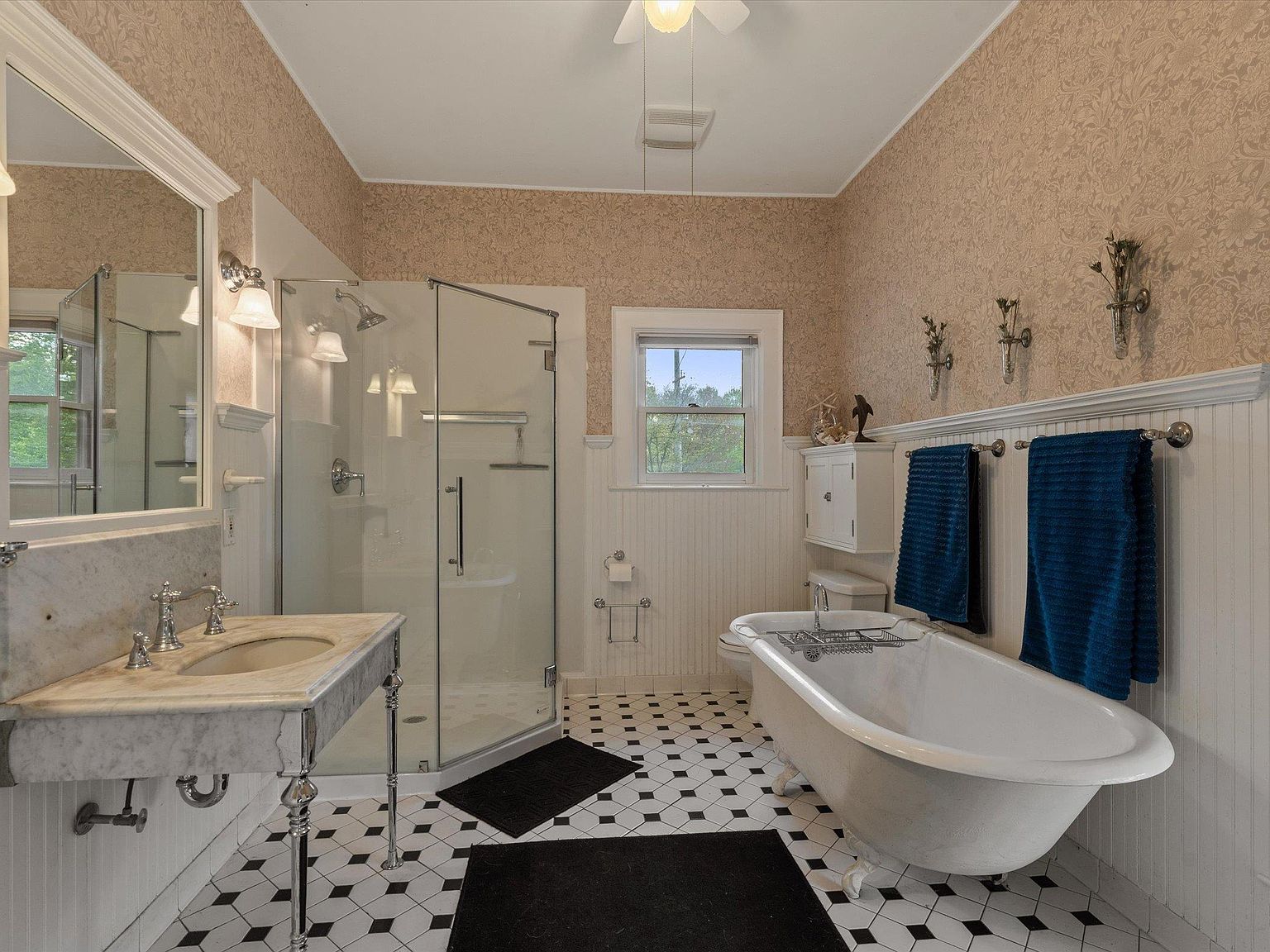 414 S 6th St, Goshen, IN 46526