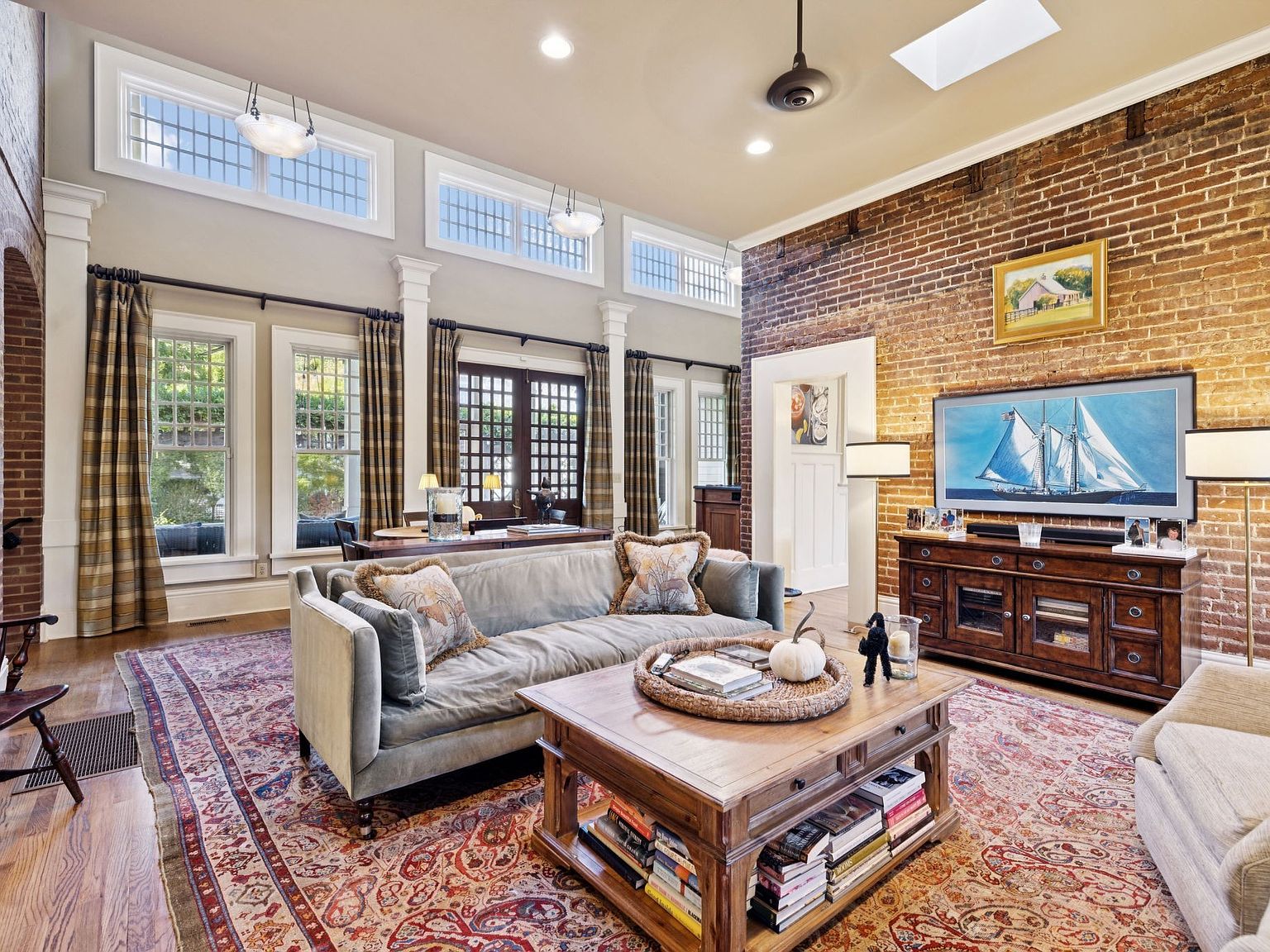 214 3rd Ave S, Franklin, TN 37064