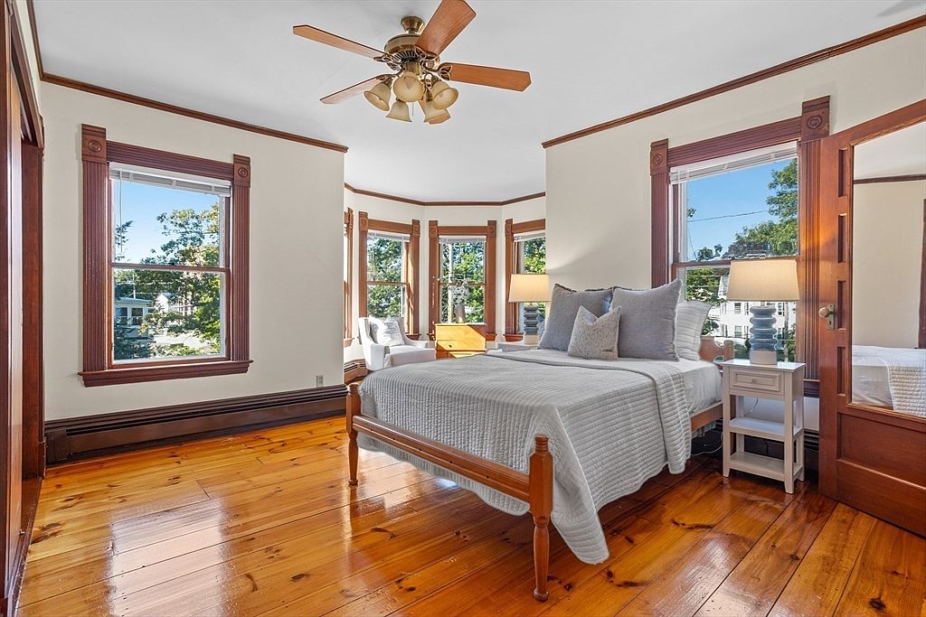 7 Oneil St, Hudson, MA 01749