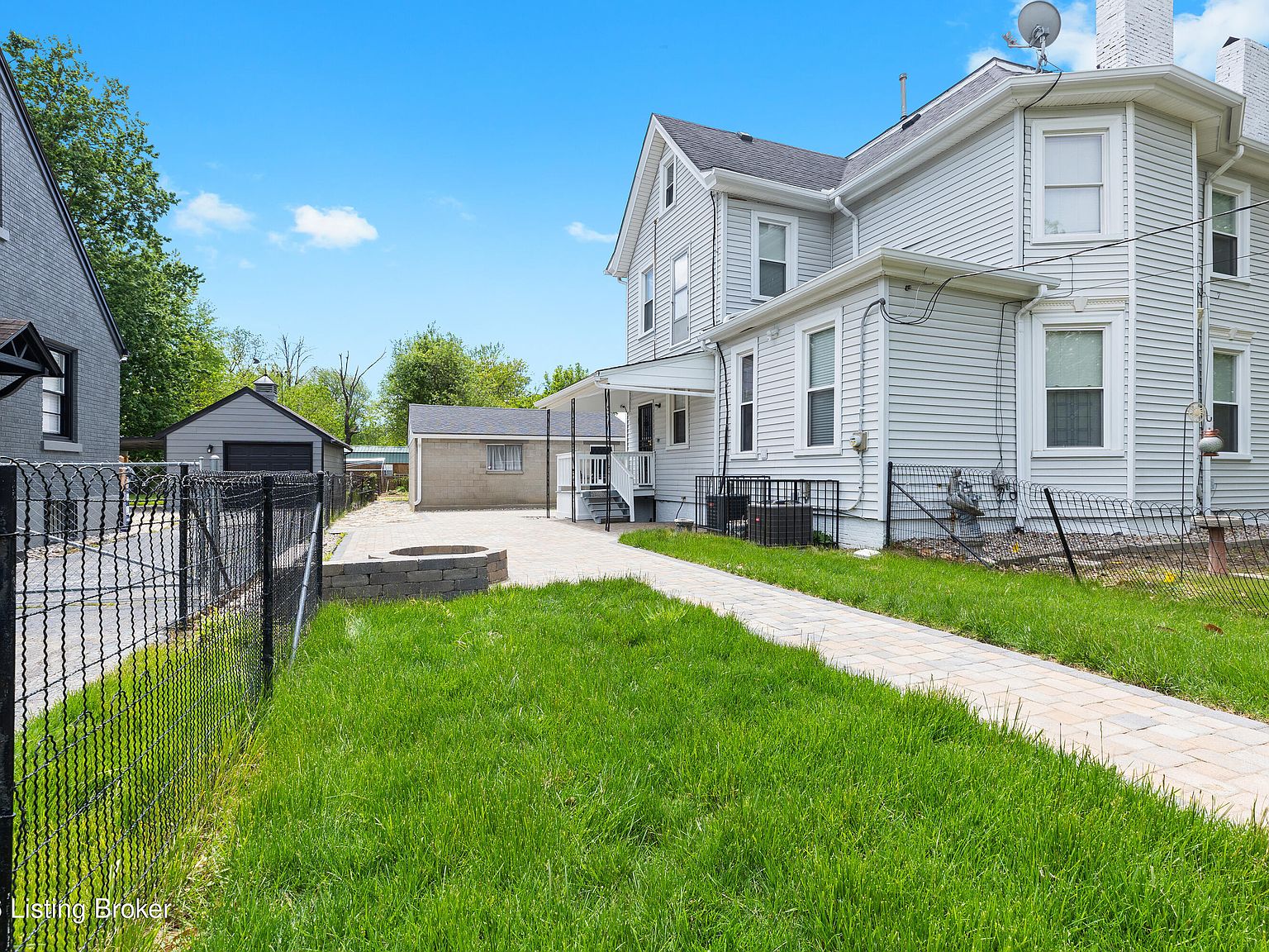 022-4803-s-6th-st-louisville-ky-40214
