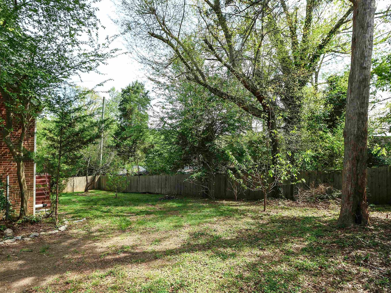 916 Woodland Ct