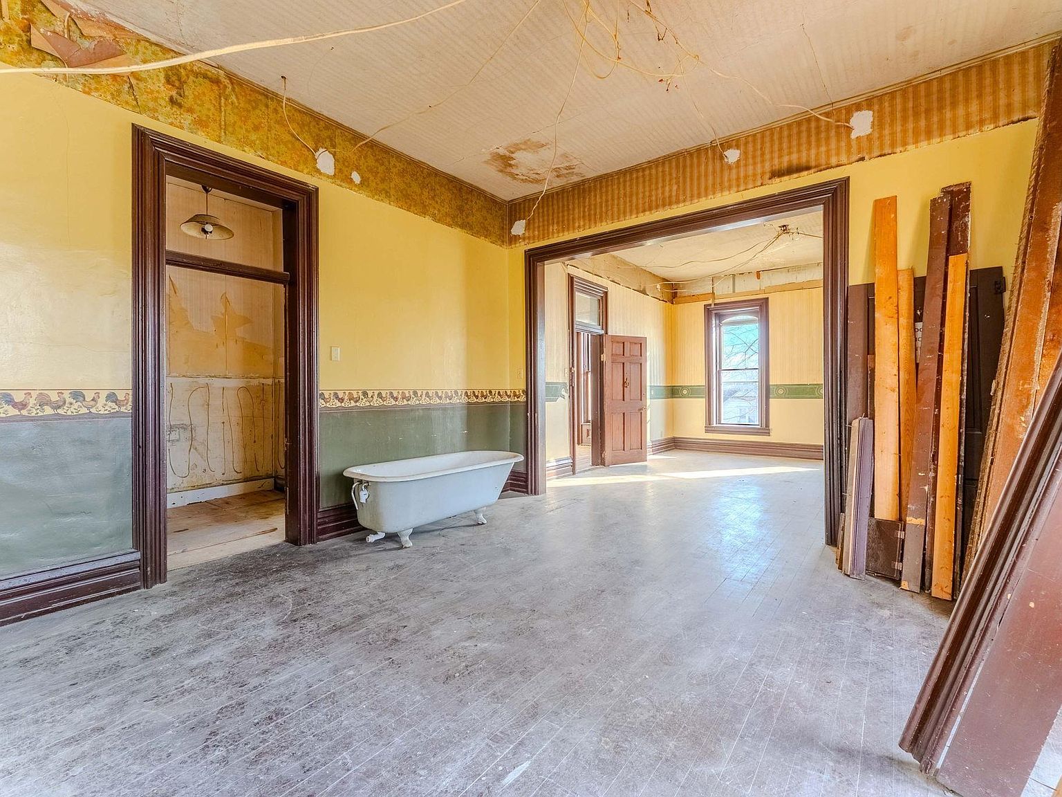 218 E Main St, Wabash, IN 46992