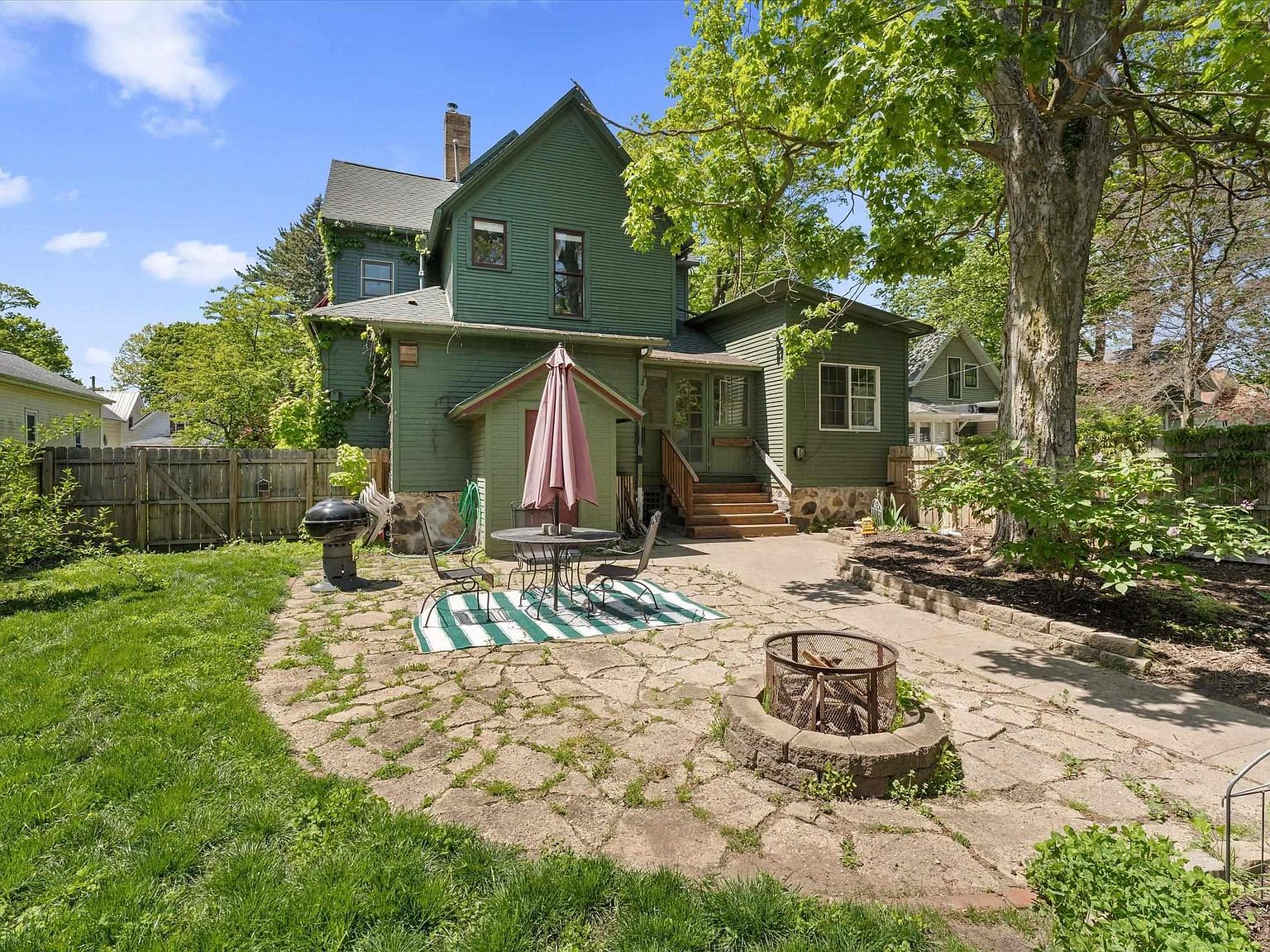 414 S 6th St, Goshen, IN 46526