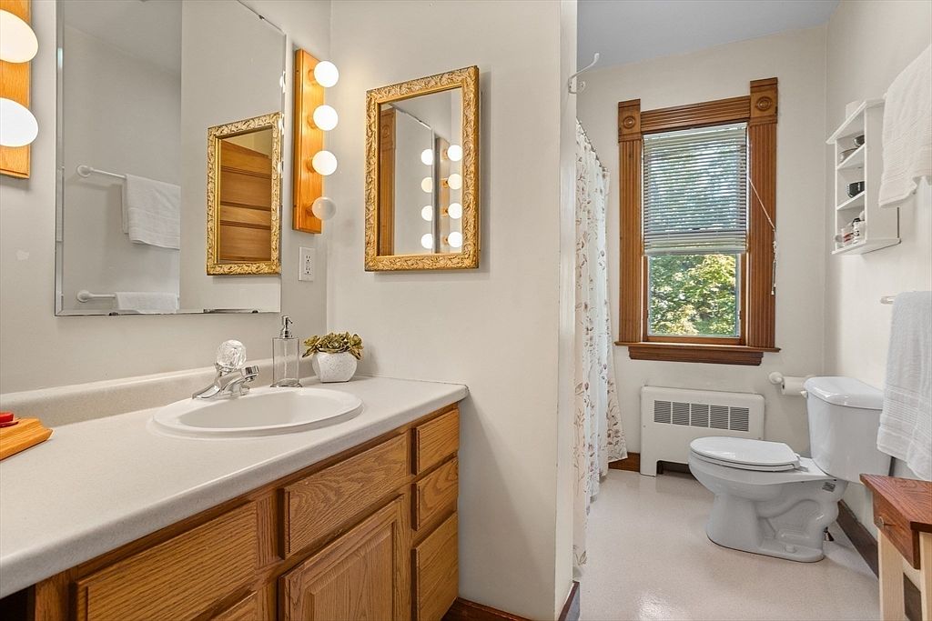 7 Oneil St, Hudson, MA 01749