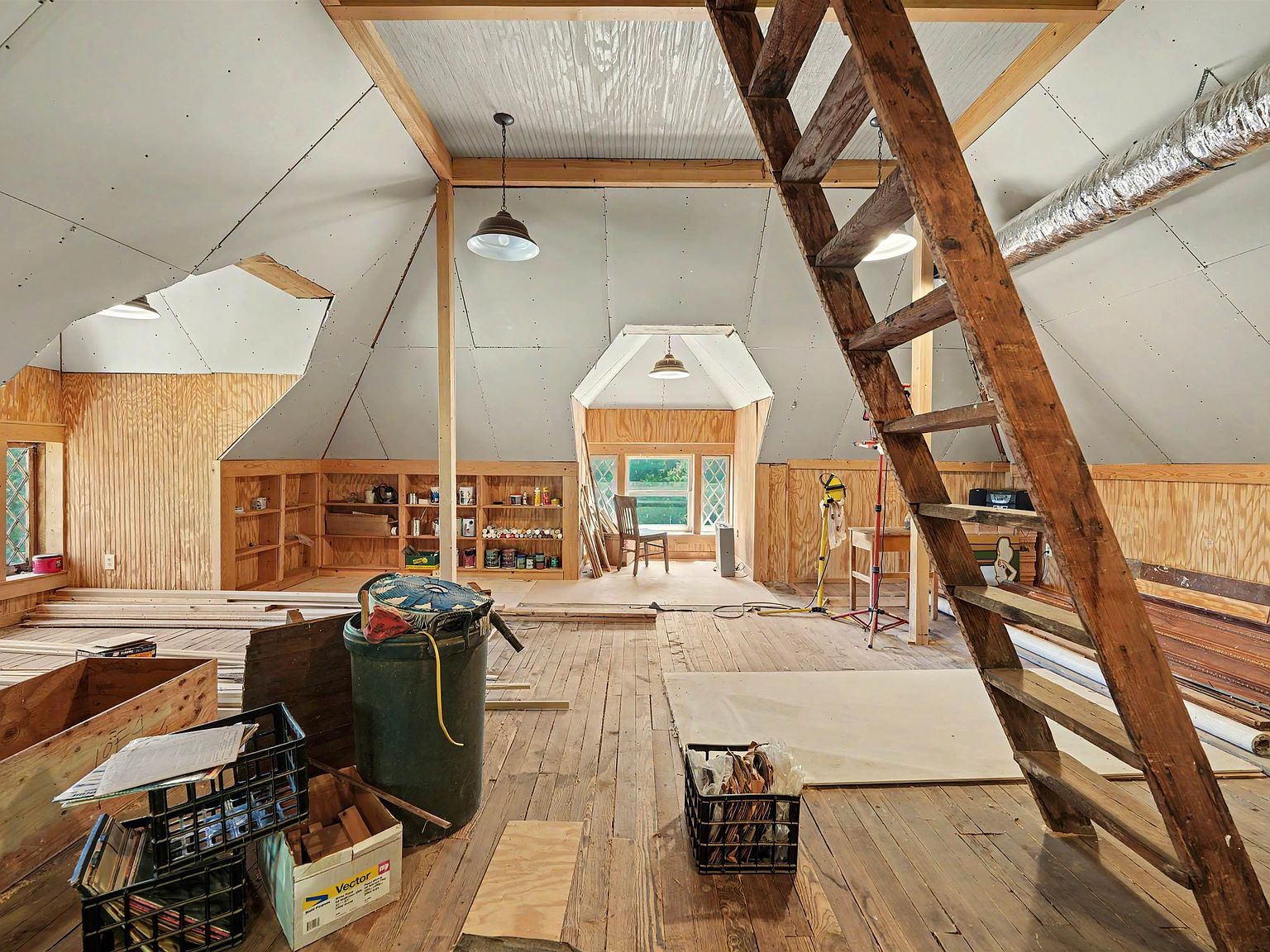 116 E Mill St, Lindsborg, KS 67456