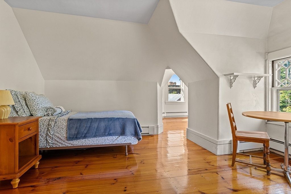 7 Oneil St, Hudson, MA 01749