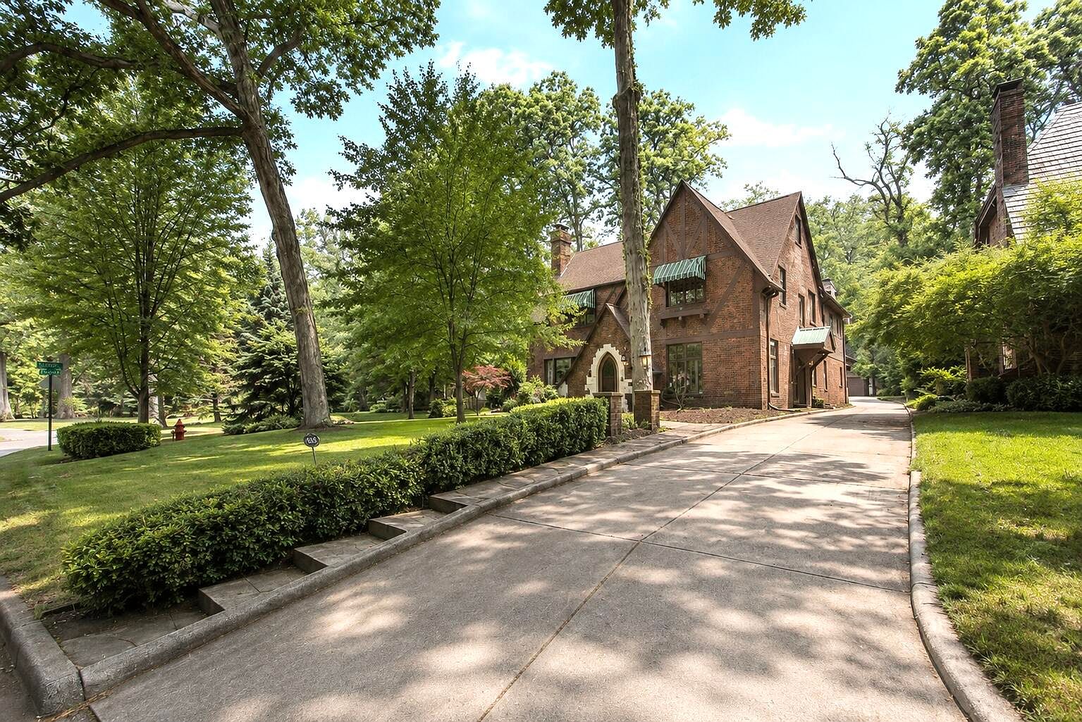 2058 Wildwood Ln, Jackson, MI 49203